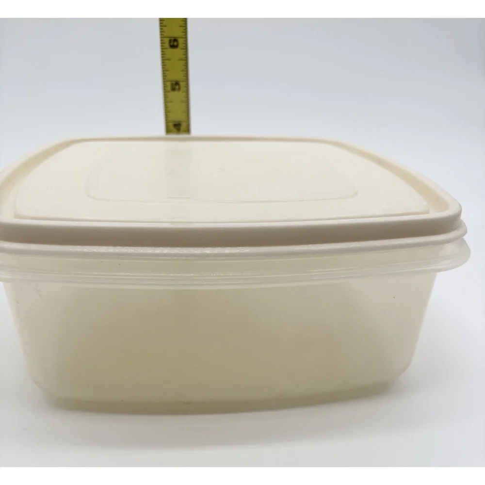 Rubbermaid Servin Saver 10 Cup #3  Square Food Storage Container With Lid Almond